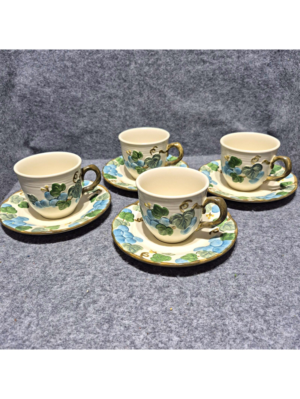 Metlox Poppytrail Scluptured Grape 8-Piece Round cup & Saucer Set